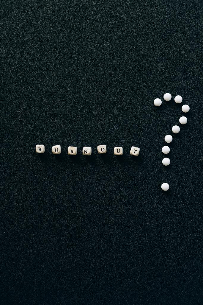 Foto di Nataliya Vaitkevich: https://www.pexels.com/it-it/foto/esaurimento-surriscaldamento-stanco-perline-6837798/